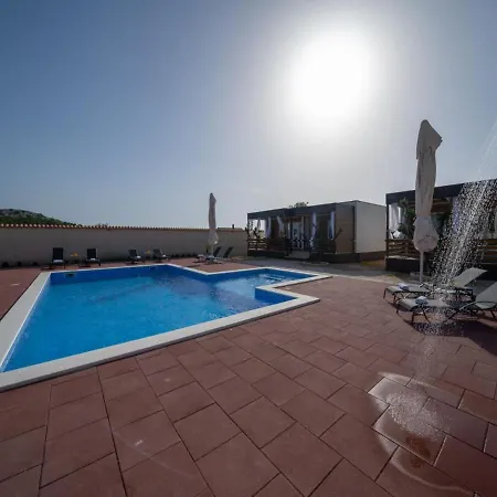 Dom wakacyjny Enticing Holiday In Drage With Swimming Pool *